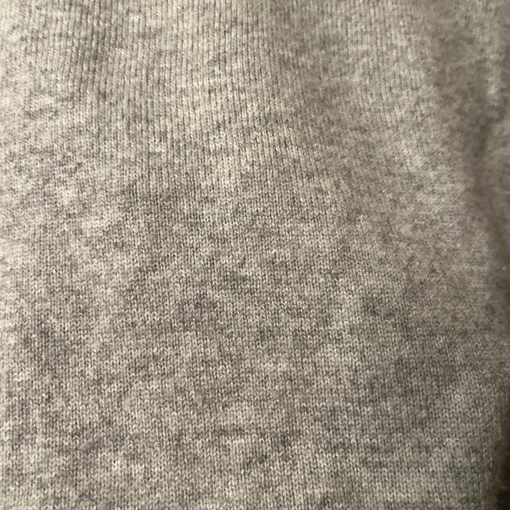 J. Crew Men's 100% Cashmere Crew Neck Pullover Gray Style BE895 Size Small